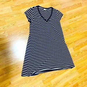 ✨3/$30 GAP causal dress